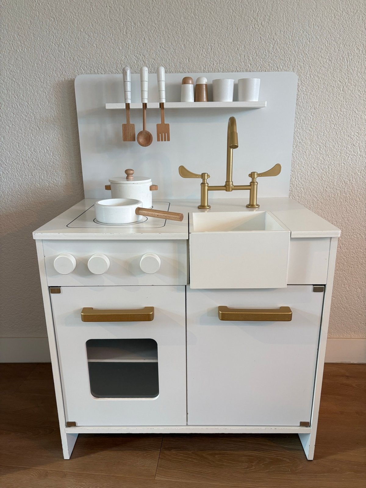 Houten speelkeuken met veel houten accessoires, Kinderen en Baby's, Ophalen, Gebruikt, Meubelstuk of Keukentje