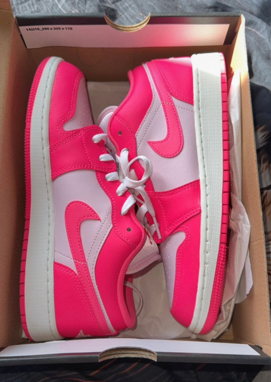 Nike Jordans, Nieuw, Ophalen of Verzenden, Sneakers of Gympen, Roze