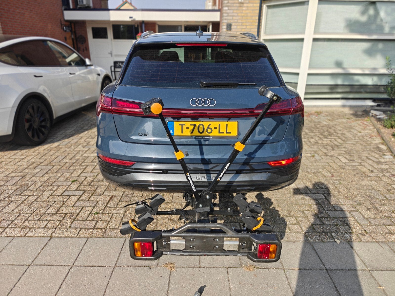 Spinder Hawk Fietsendrager, Ophalen, Gebruikt, Brede banden, 2 fietsen