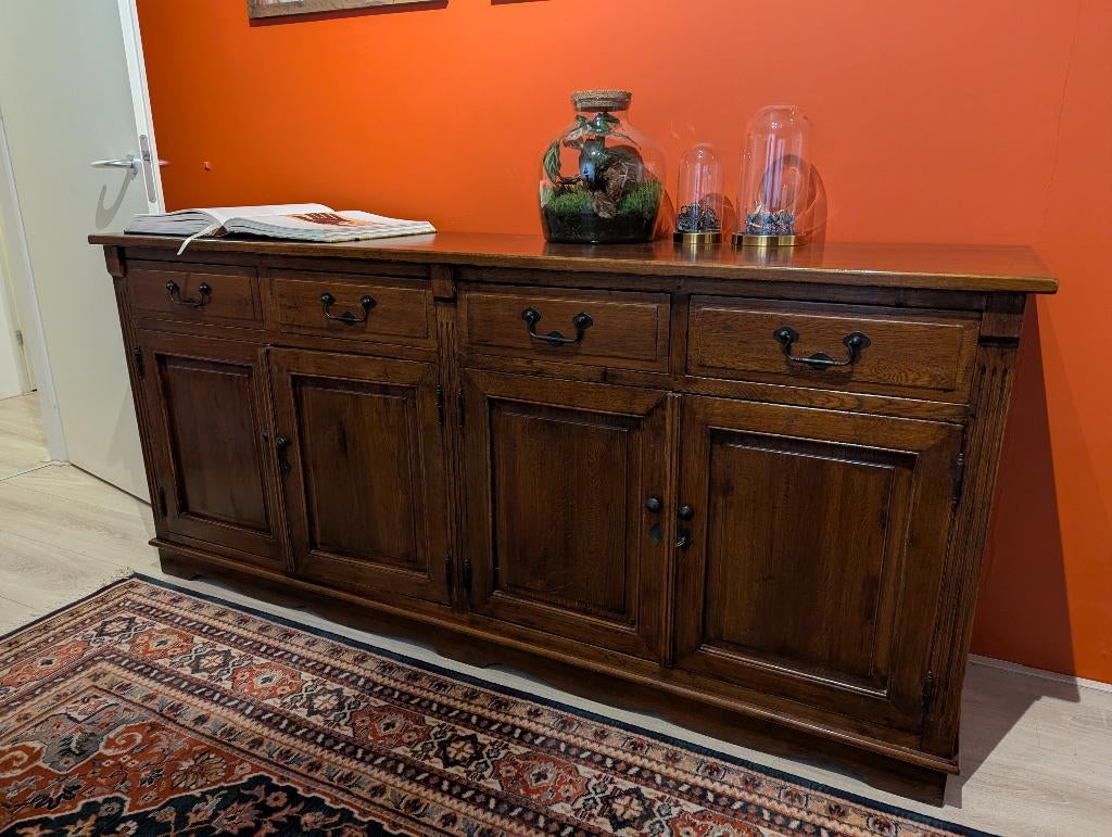 Massief houten dressoir, Huis en Inrichting, Kasten | Dressoirs, Ophalen, Met deur(en), 150 tot 200 cm, Zo goed als nieuw