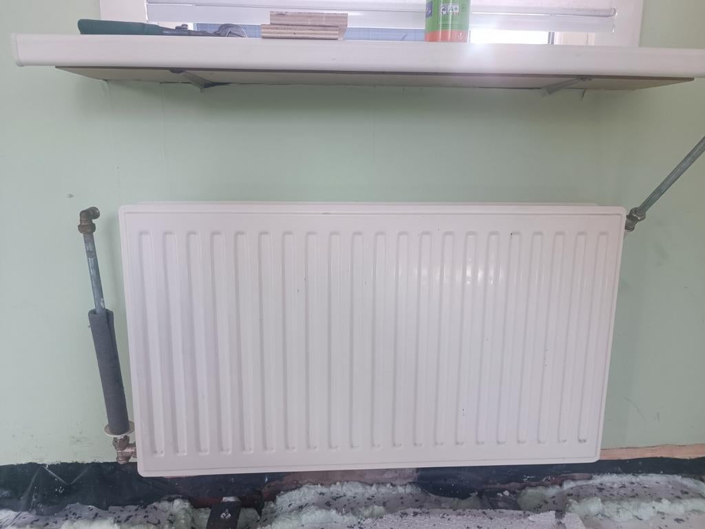 2 radiatoren, Ophalen, 30 tot 80 cm, Radiator, Zo goed als nieuw