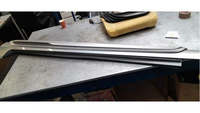 Zijskirt links van een Volvo V60 (477-46), Gebruikt, -, -, Ophalen of Verzenden