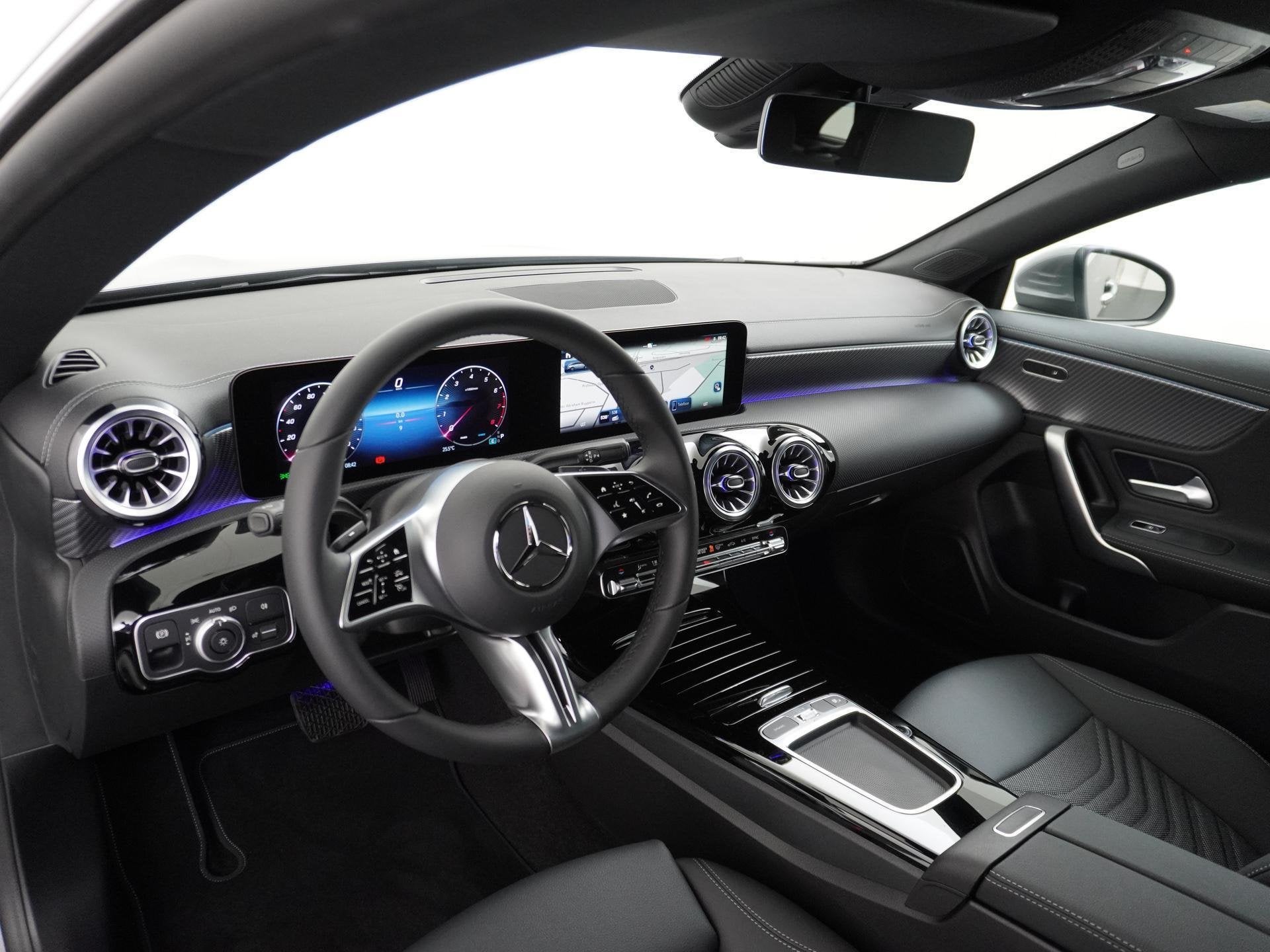 Mercedes-Benz CLA-klasse Shooting Brake 180 Star Edition Lux, CLA, Gebruikt, 4 cilinders, Origineel Nederlands