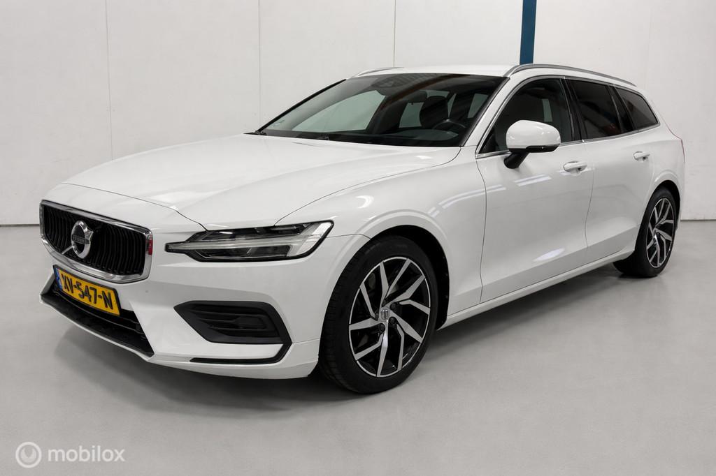 Volvo V60 2.0 T5 Momentum HUD / CARPLAY / TREKHAAK, Euro 6, 4 cilinders, 1969 cc, Wit
