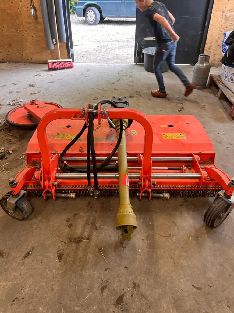 Weide bloter met palen maaier, Ophalen, Weidebouw