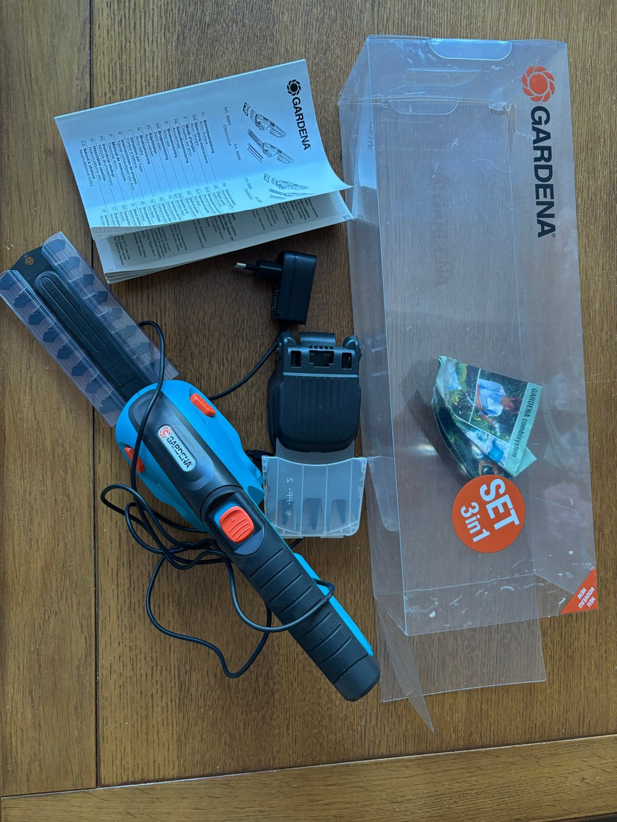Gardena Accu Gras- en Buxusschaar Set 3in1, Ophalen, Zo goed als nieuw, Accu