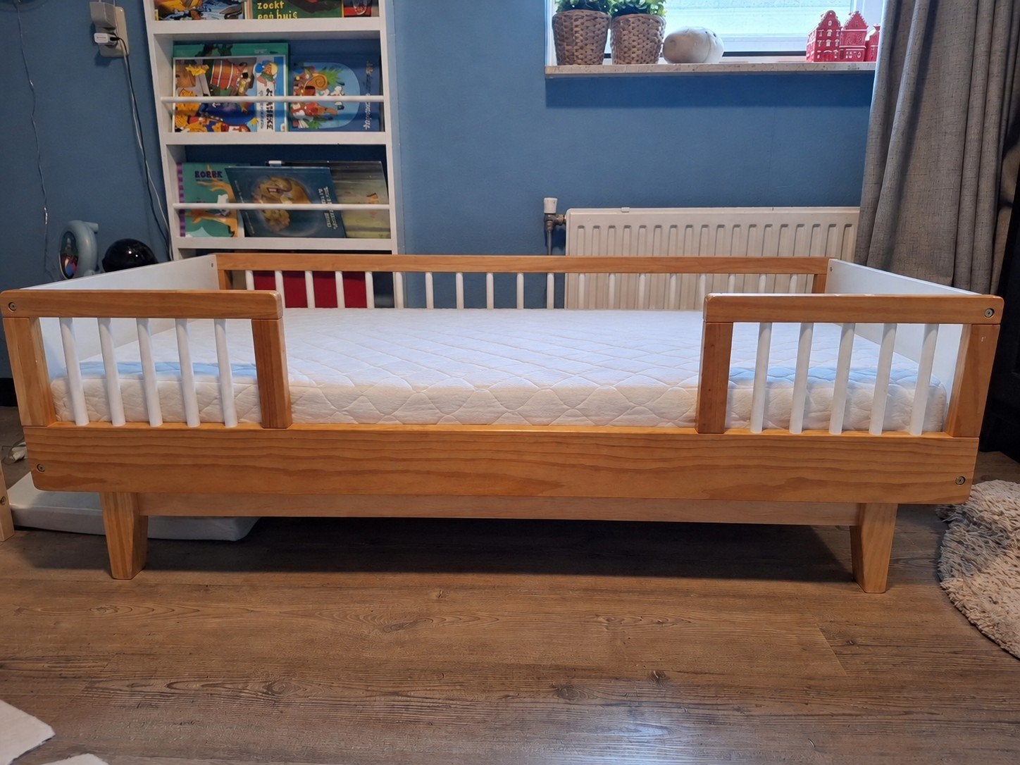 Petitie Puck Peuterbed met matras, 70 tot 85 cm, 140 tot 160 cm, Zo goed als nieuw, Ophalen
