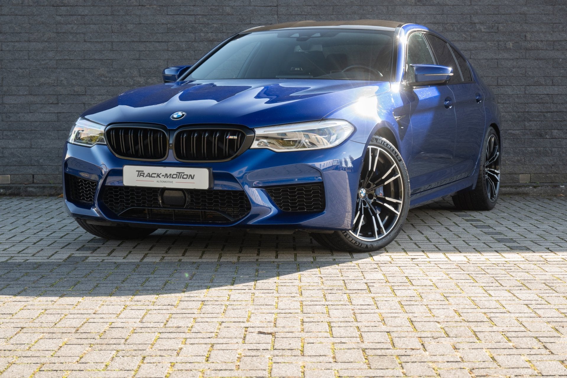 BMW 5-serie M5 Carbon Dealer onderhouden, Auto's, Automaat, Dealer onderhouden, Gebruikt, 2000 kg