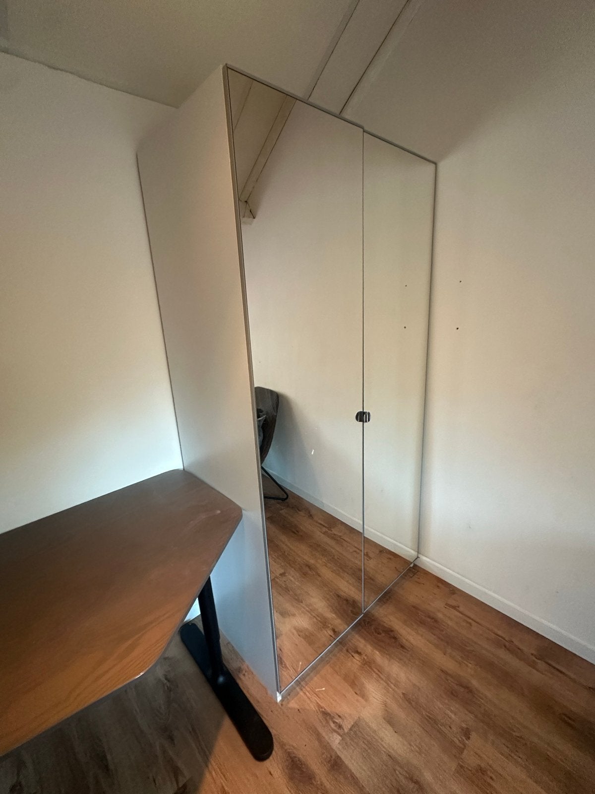 Grote kledingkast met spiegeldeuren - zelf demonteren, Ophalen, Gebruikt, 100 tot 150 cm, 200 cm of meer