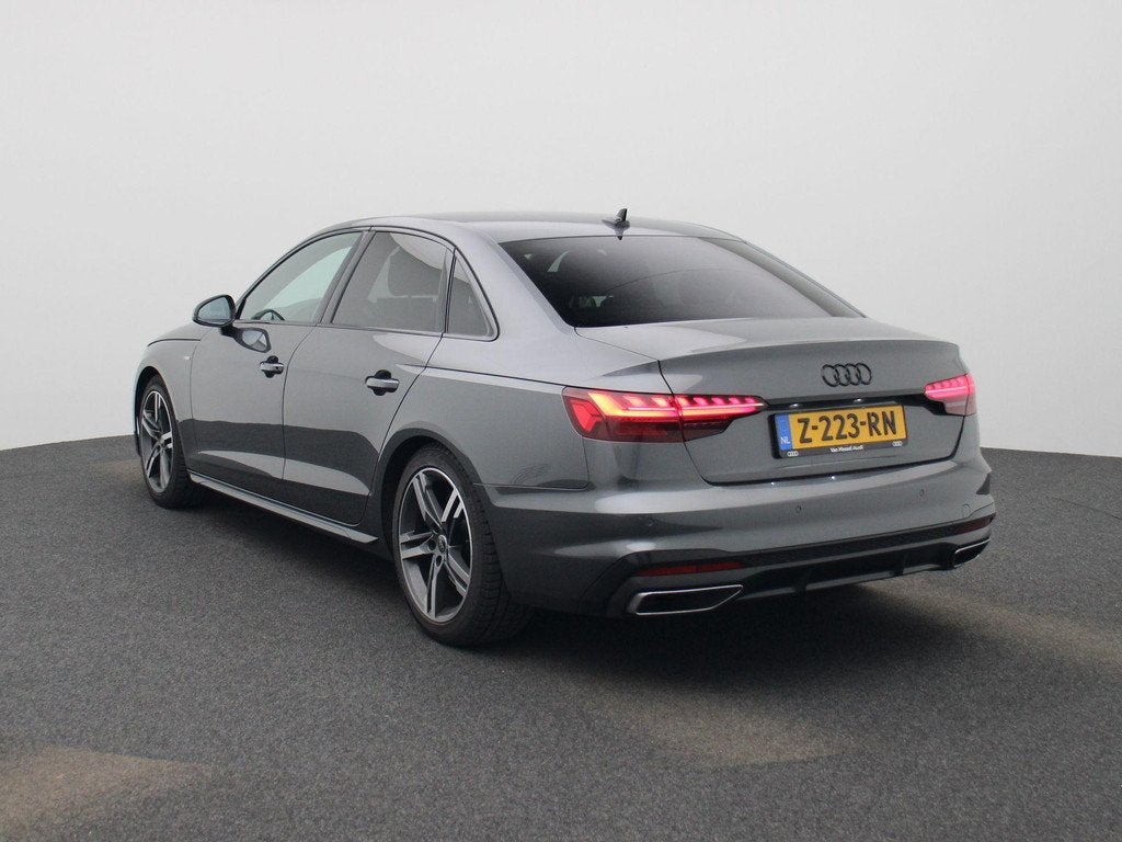 Audi A4 Limousine 35 TFSI S edition Competition l Demo l Cru, 12 maanden, 4 cilinders, Origineel Nederlands, Sedan