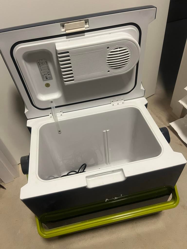 Koelbox 12V en 220V, Caravans en Kamperen, Ophalen of Verzenden, Gebruikt, Koelbox, Elektrisch