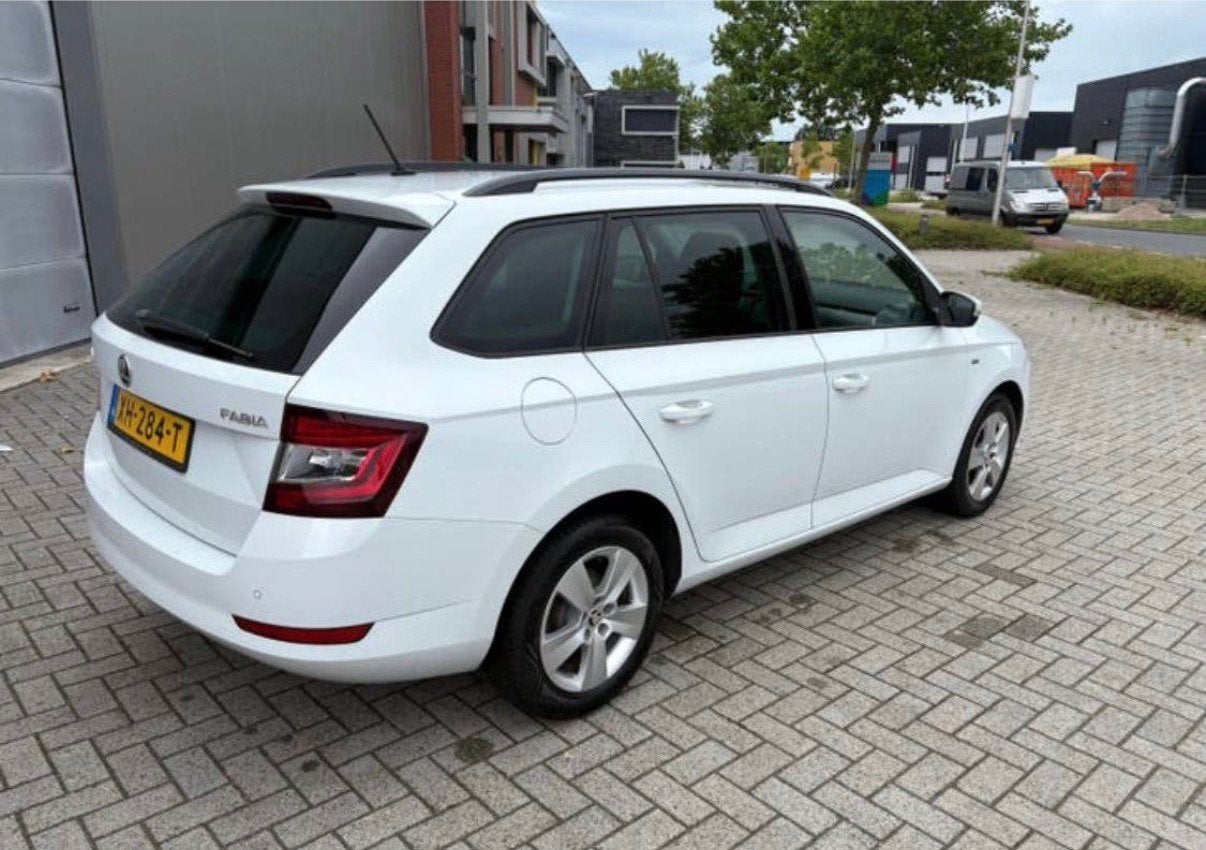 Foto 4 van Skoda Fabia 1.0 MPI Greentech 2019APPCARPLAY-Stoelverwarming