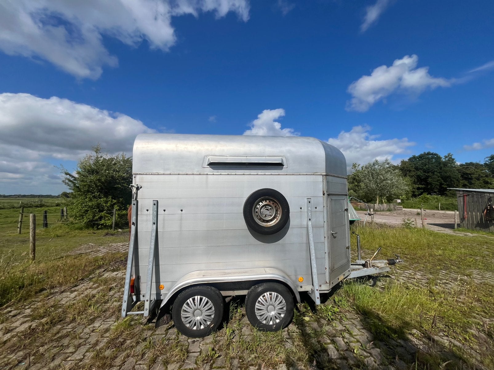 Titan Jelsum trailer aluminium opbouw met harthouten bodem, Ophalen, Gebruikt, Aluminium, 1½-paards trailer