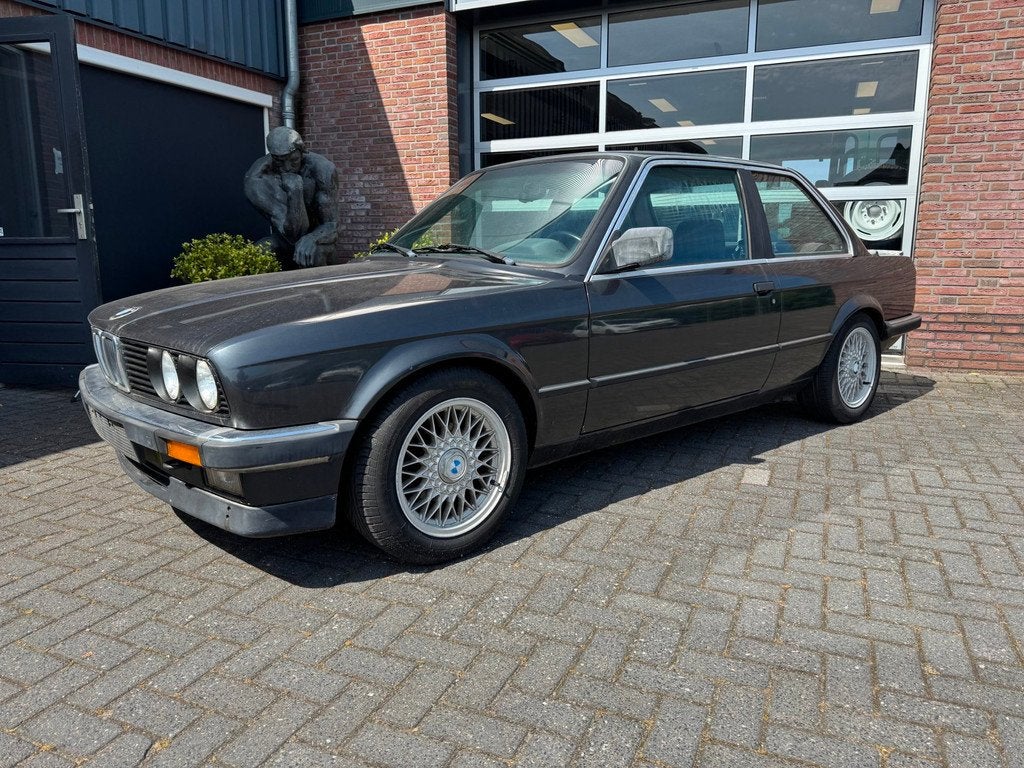 BMW 3-serie 325i E30 , Schuurvondst , Manual , Powersteering, Auto's, BMW, Bedrijf, Te koop, 3-Serie, ABS, Airconditioning, Centrale vergrendeling
