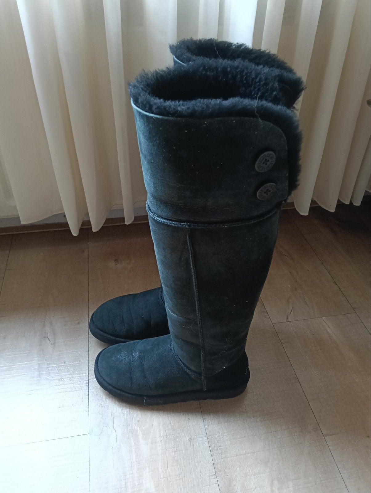Uggs over de knie maat 39., Kleding | Dames, Hoge laarzen, Zwart, Ophalen of Verzenden, Uggs