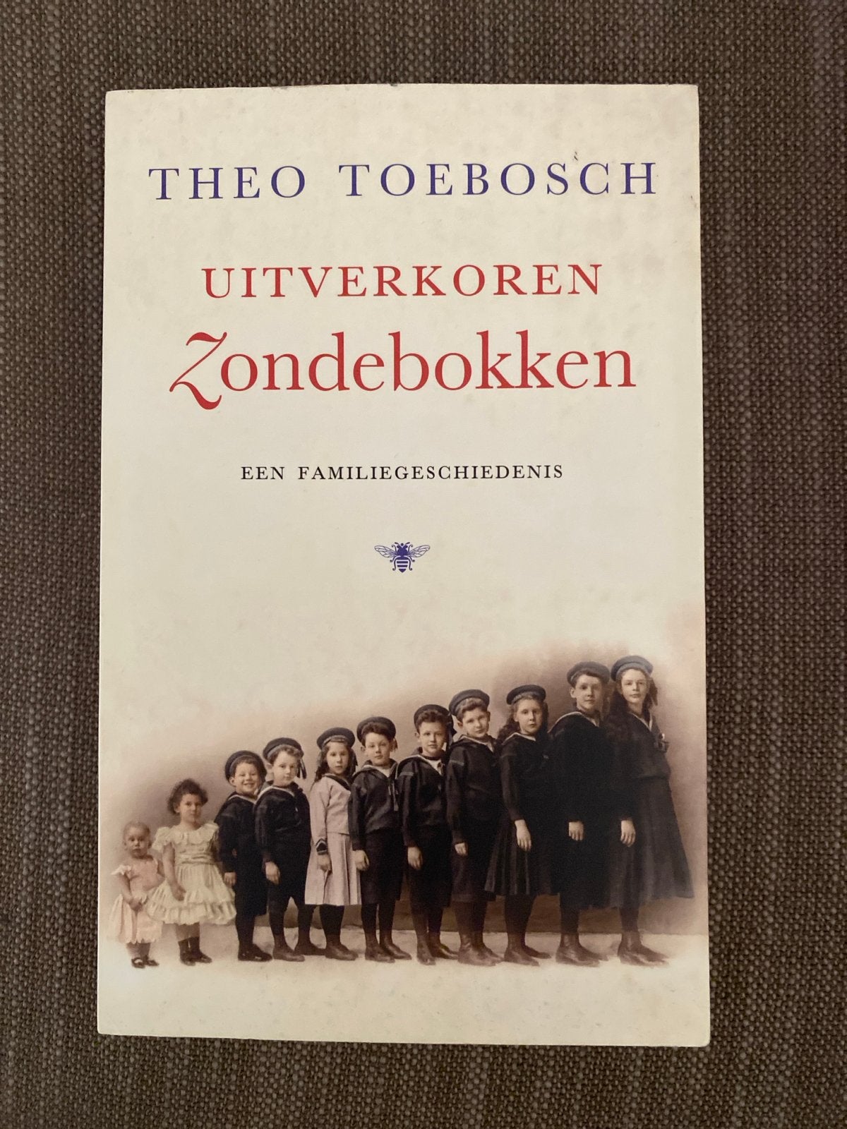 Theo Toebosch - Uitverkoren zondebokken, Ophalen of Verzenden, Zo goed als nieuw, Theo Toebosch