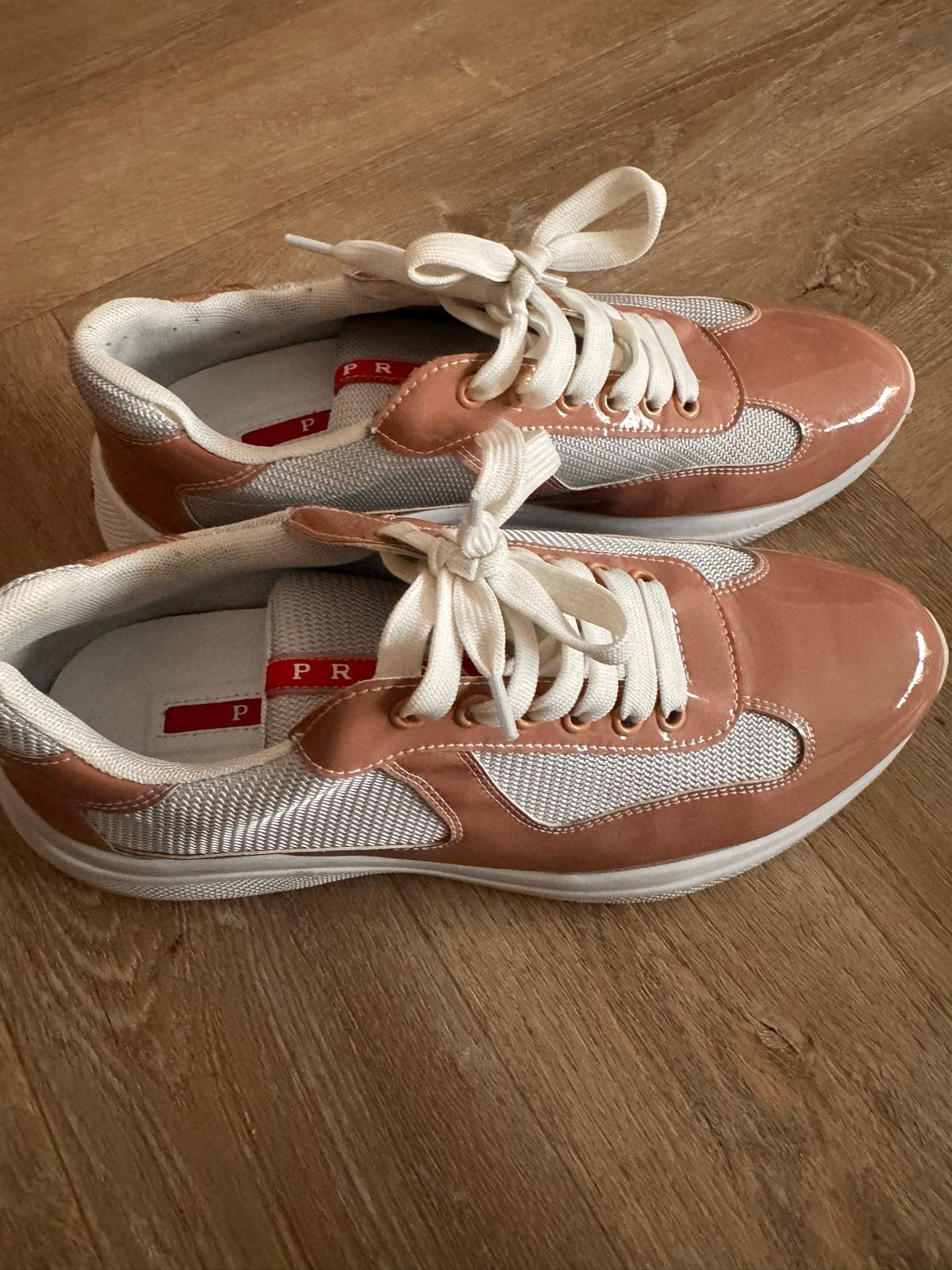 Prada Sneakers - cirme /Wit - Maat 43, Wit, Ophalen of Verzenden, Sneakers of Gympen, Zo goed als nieuw