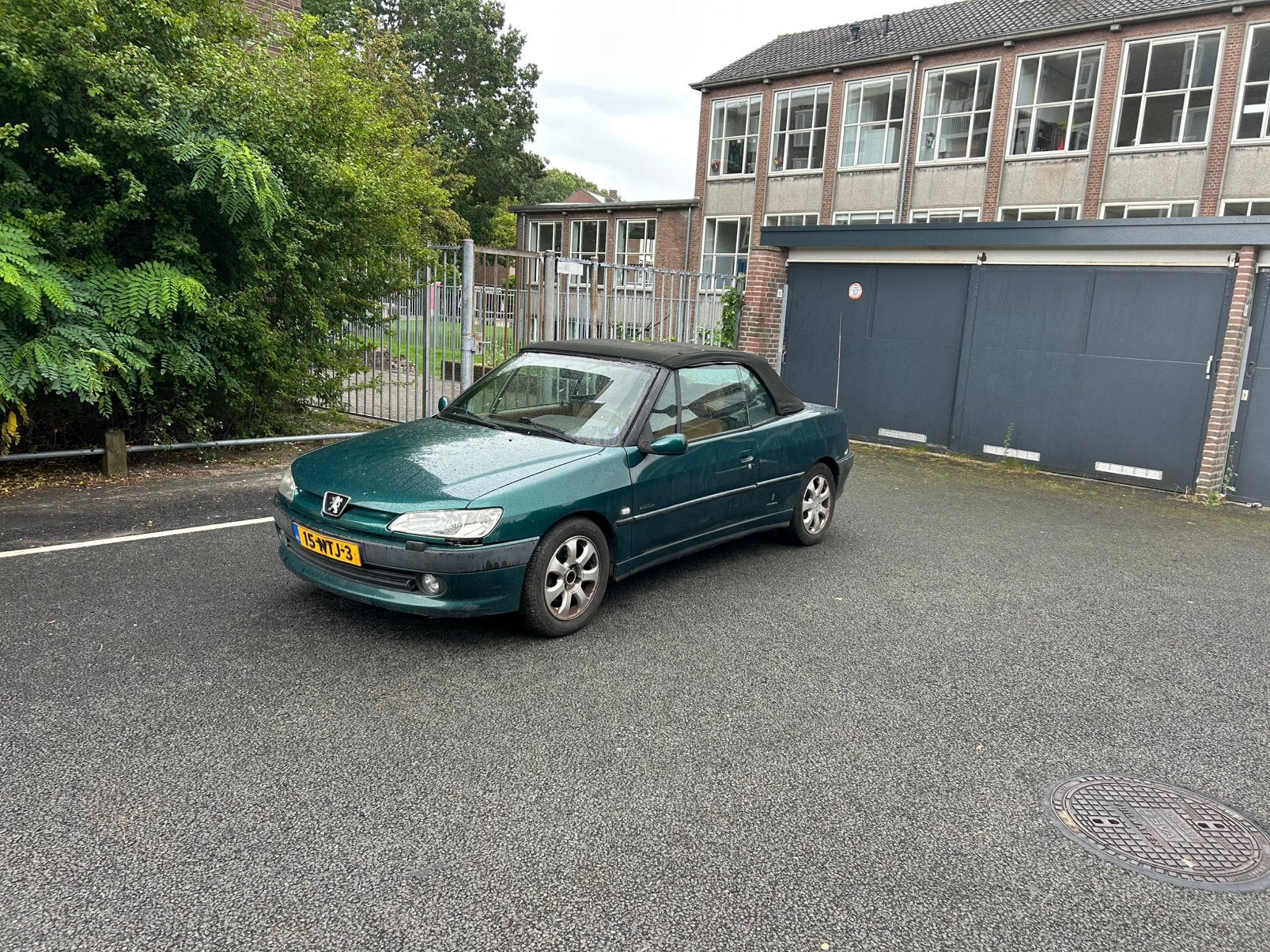 Peugeot 306 2.0 Cabriolet 16V AUT 2000 Groen, Auto's, 1998 cc, 680 kg, 4 cilinders, Cabriolet