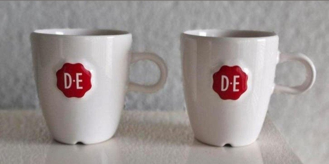Twee Witte Douwe Egberts senseo kopjes, Huis en Inrichting, Keuken | Servies, Verzenden, Zo goed als nieuw, Overige stijlen, Kop(pen) en/of Schotel(s)