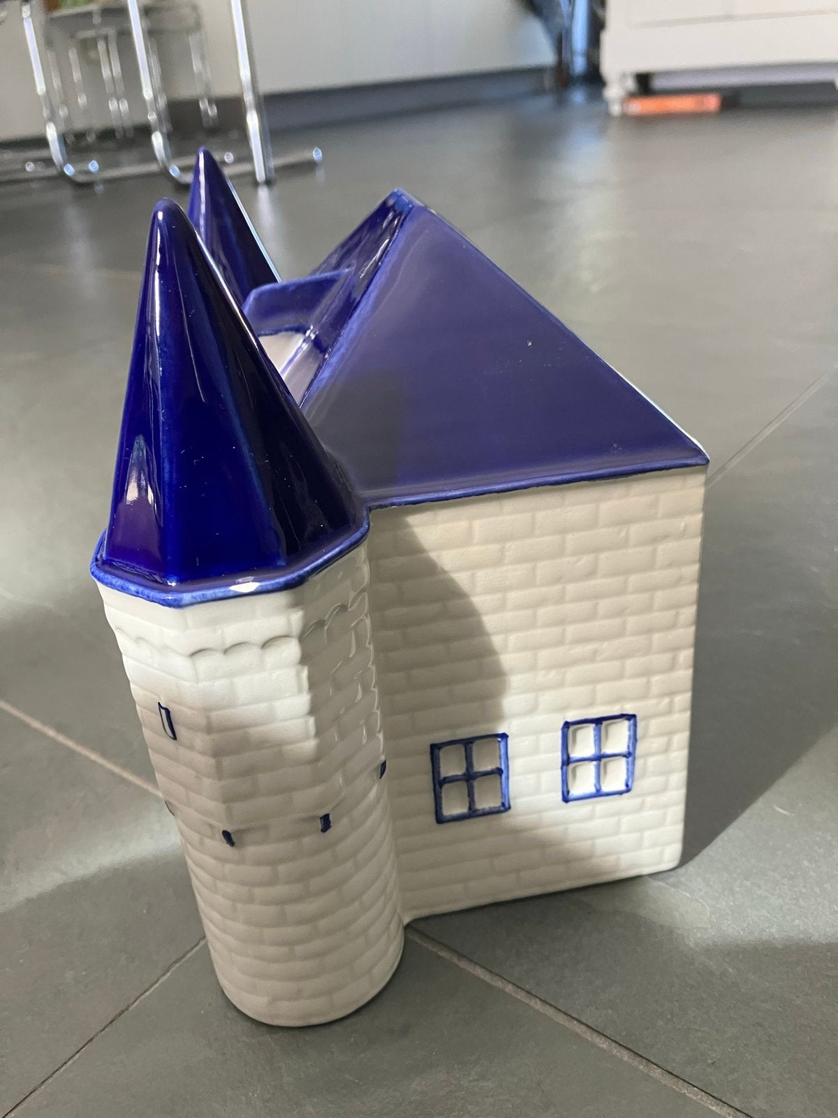 Heinen Delfts Blauw De Waag grachtenpand, Ophalen