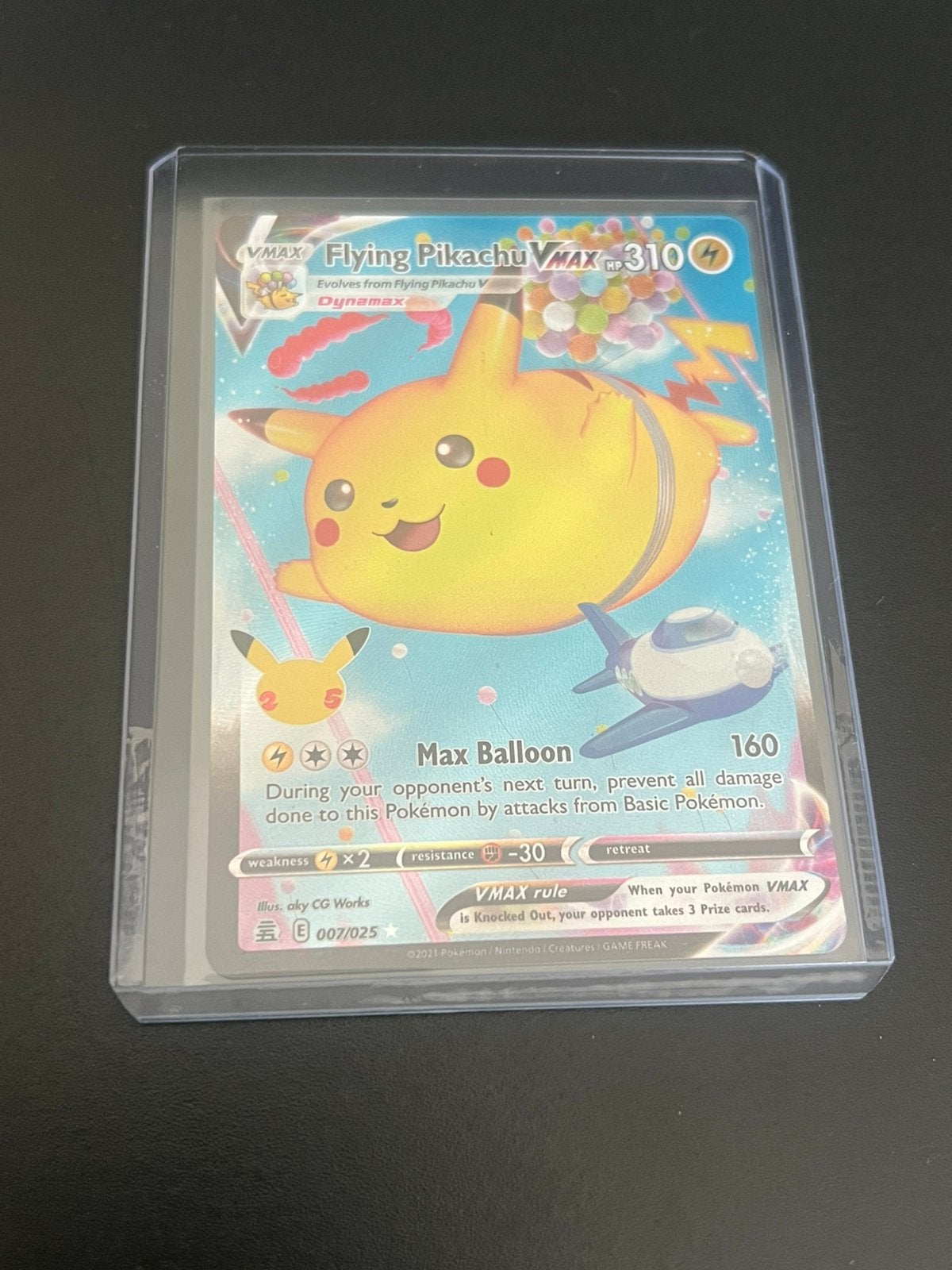 Flying Pikachu VMAX 007/025 ( Celebrations ), Ophalen of Verzenden, Zo goed als nieuw