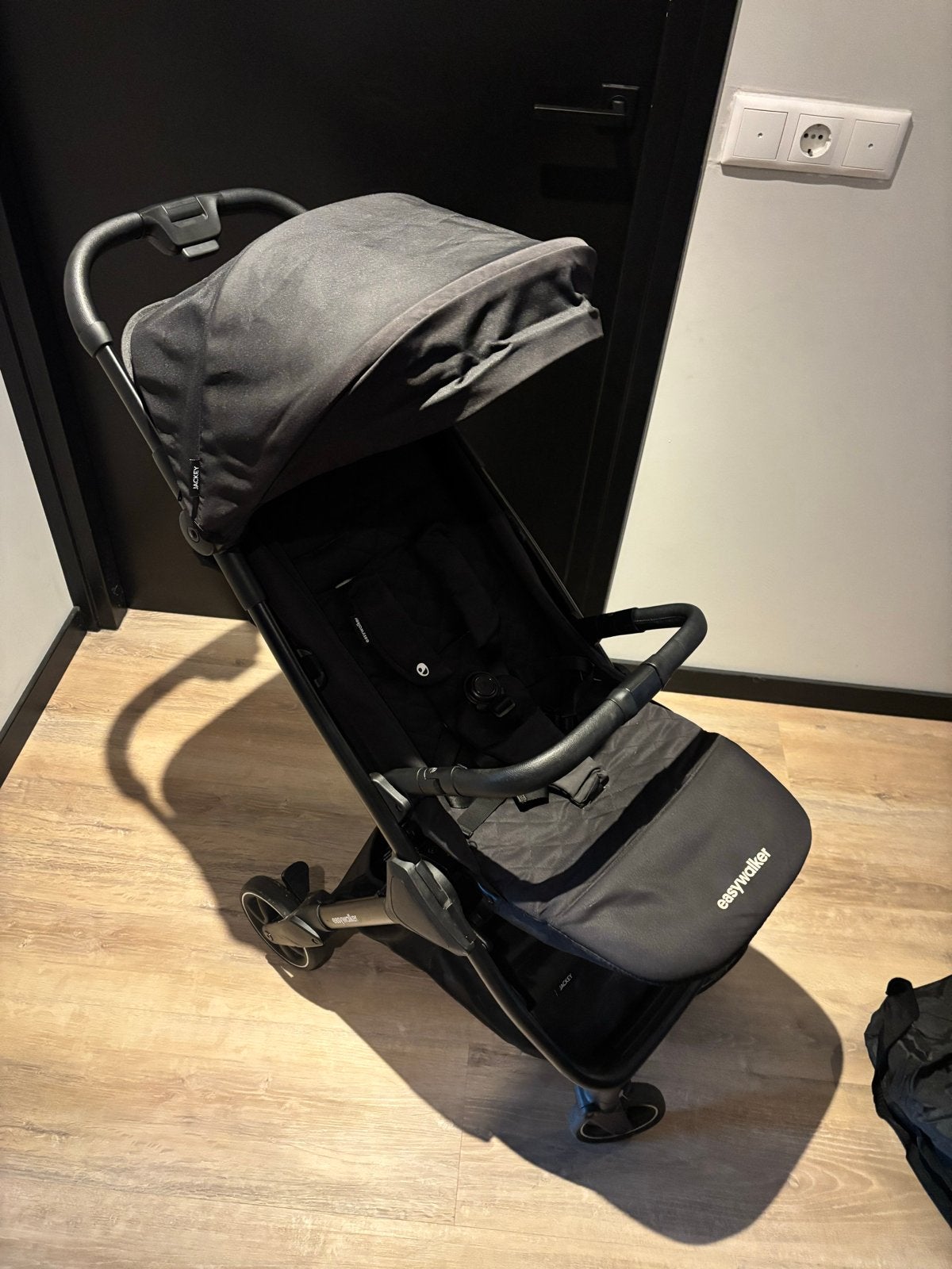 Easywalker Jacky XL buggy met regenhoes en draaghoes, Ophalen, Gebruikt, Overige merken, Regenhoes