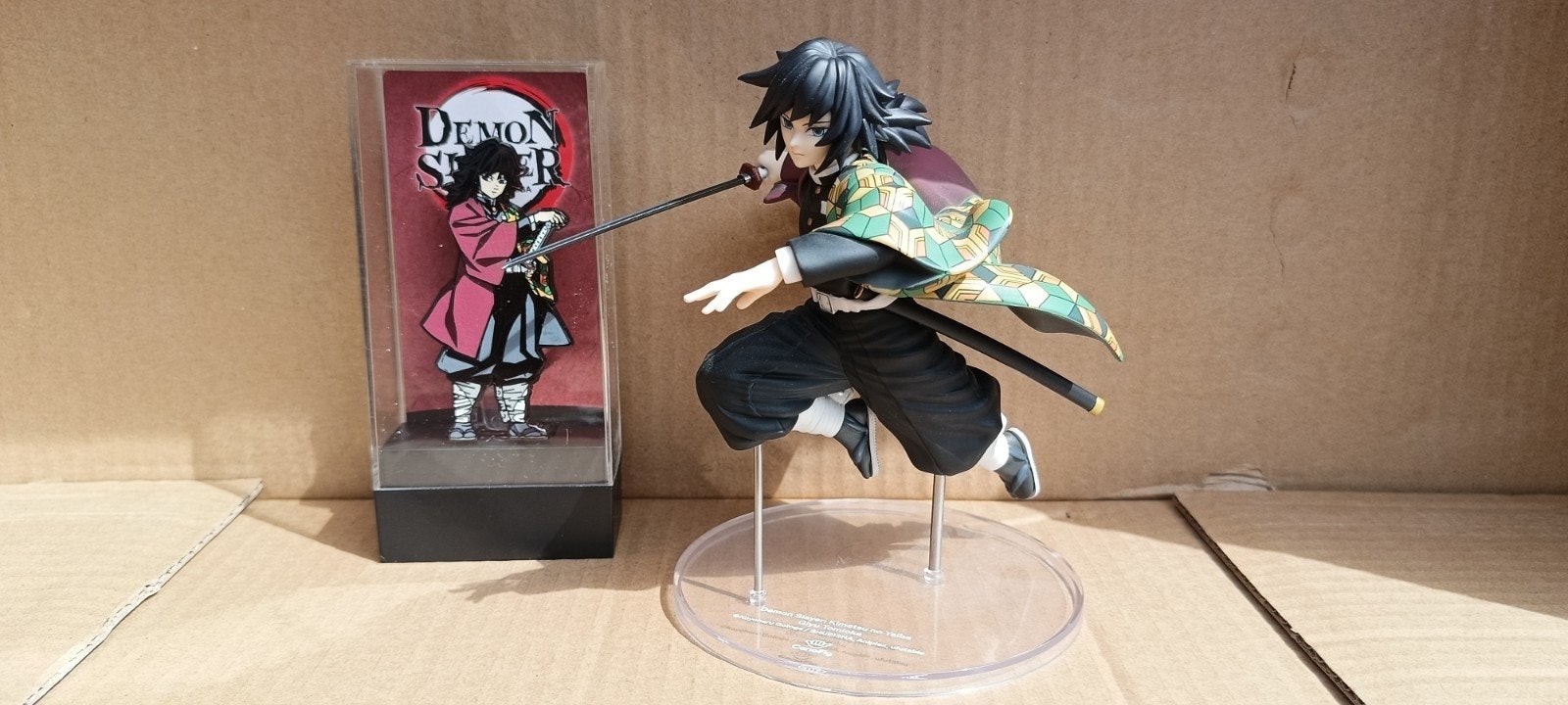 Demon Slayer Giyu Tomioka Figuur & FiGPiN Set, Ophalen of Verzenden, Zo goed als nieuw