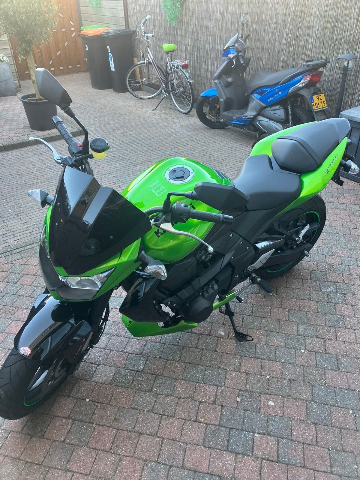 Zeer mooie Z750 absoluut nieuwstaat bouwjaar 2009..km 9800., Particulier, Naked bike
