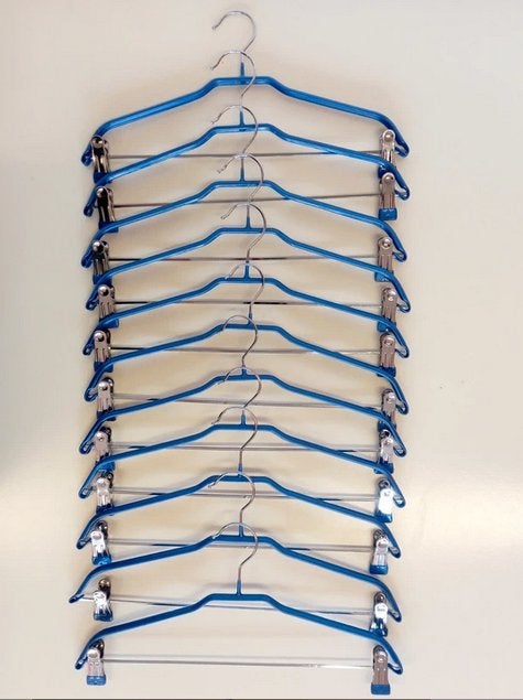 Set van 11 blauwe kledinghangers met knijpers, Ophalen of Verzenden, Zo goed als nieuw, Overige materialen, Volwassenen
