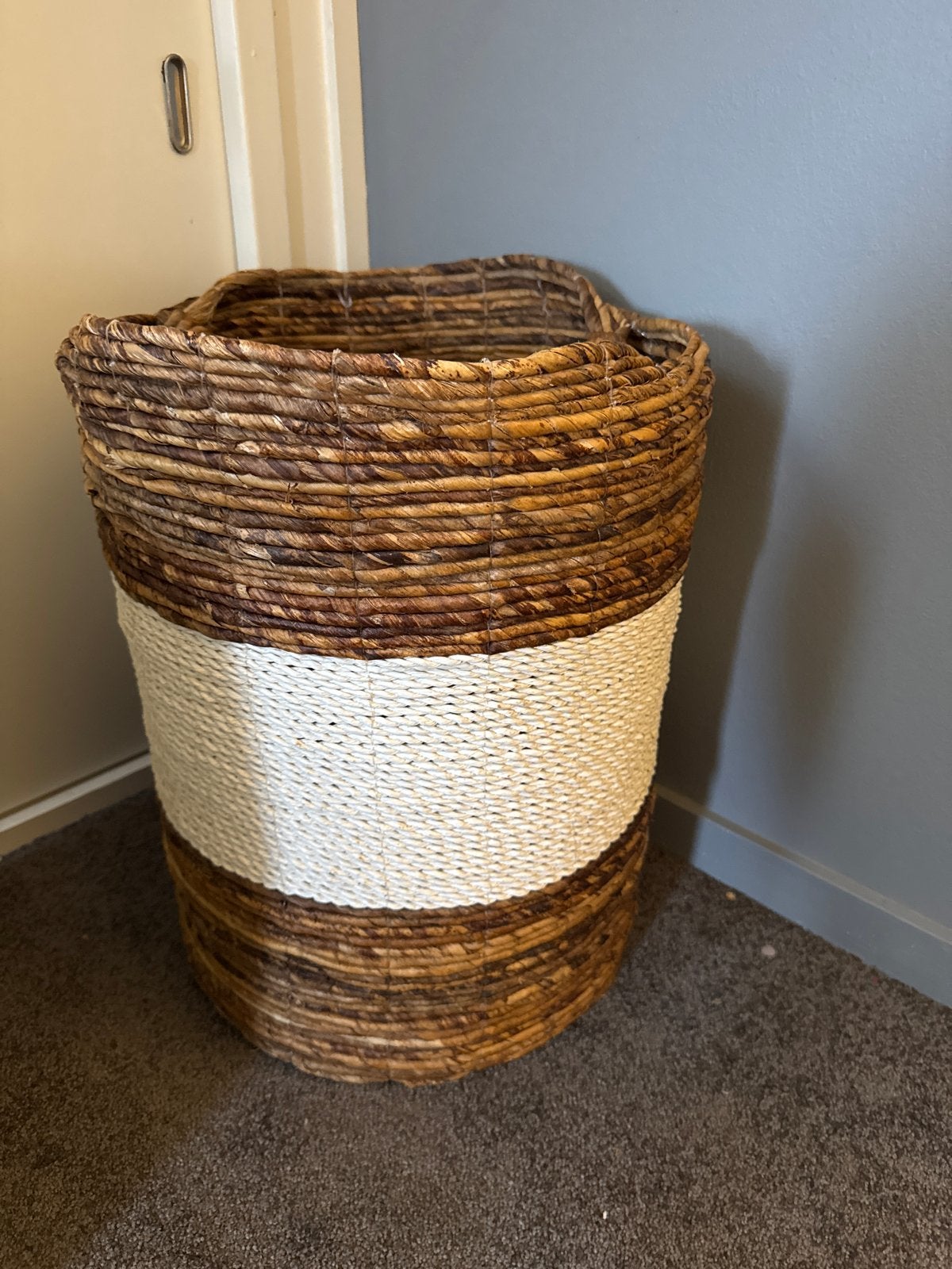 Grote rieten mand van Loods 5 - Bruin met wit accent, Ophalen, Natuurlijk materiaal, Bruin, Landelijk