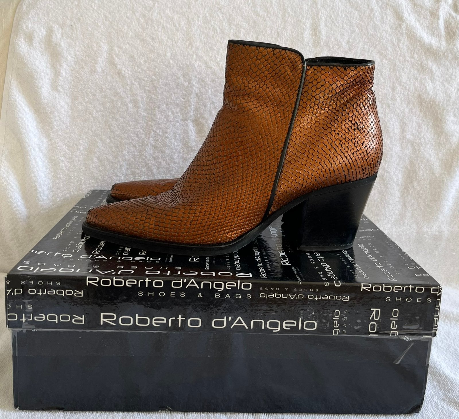 Roberto d’Angelo bruine enkel laarzen, dames, maat 40., Kleding | Dames, Bruin, Lage of Enkellaarzen, Ophalen of Verzenden, Zo goed als nieuw