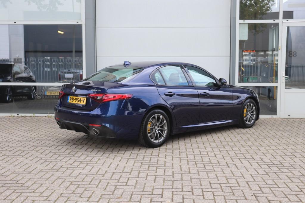 Alfa romeo GIULIA 2.0T SUPER/ORIG.NL/GEDOCUMENTEERD/ELEKT.ST, Auto's, Alfa Romeo, Automaat, Euro 6, 4 cilinders, Blauw