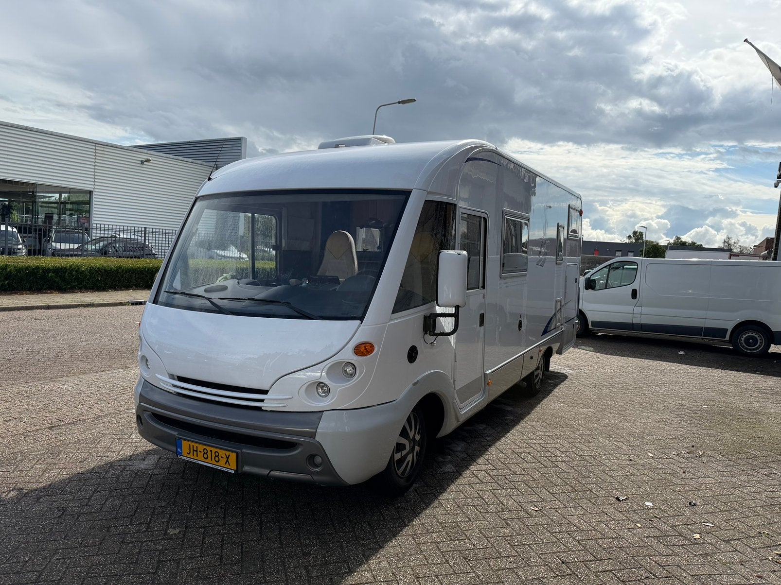 Burstner i690 Elegance 2.8 JTD - levelsysteem - 66.500 km, Integraal, Koelkast, Fiat, Vloeistofverwarming