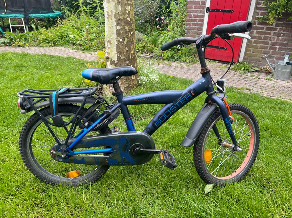 18 inch Loekie Booster jongensfiets, Fietsen en Brommers, Fietsen | Kinderfietsjes, Ophalen, Gebruikt, Velgrem, 16 tot 20 inch