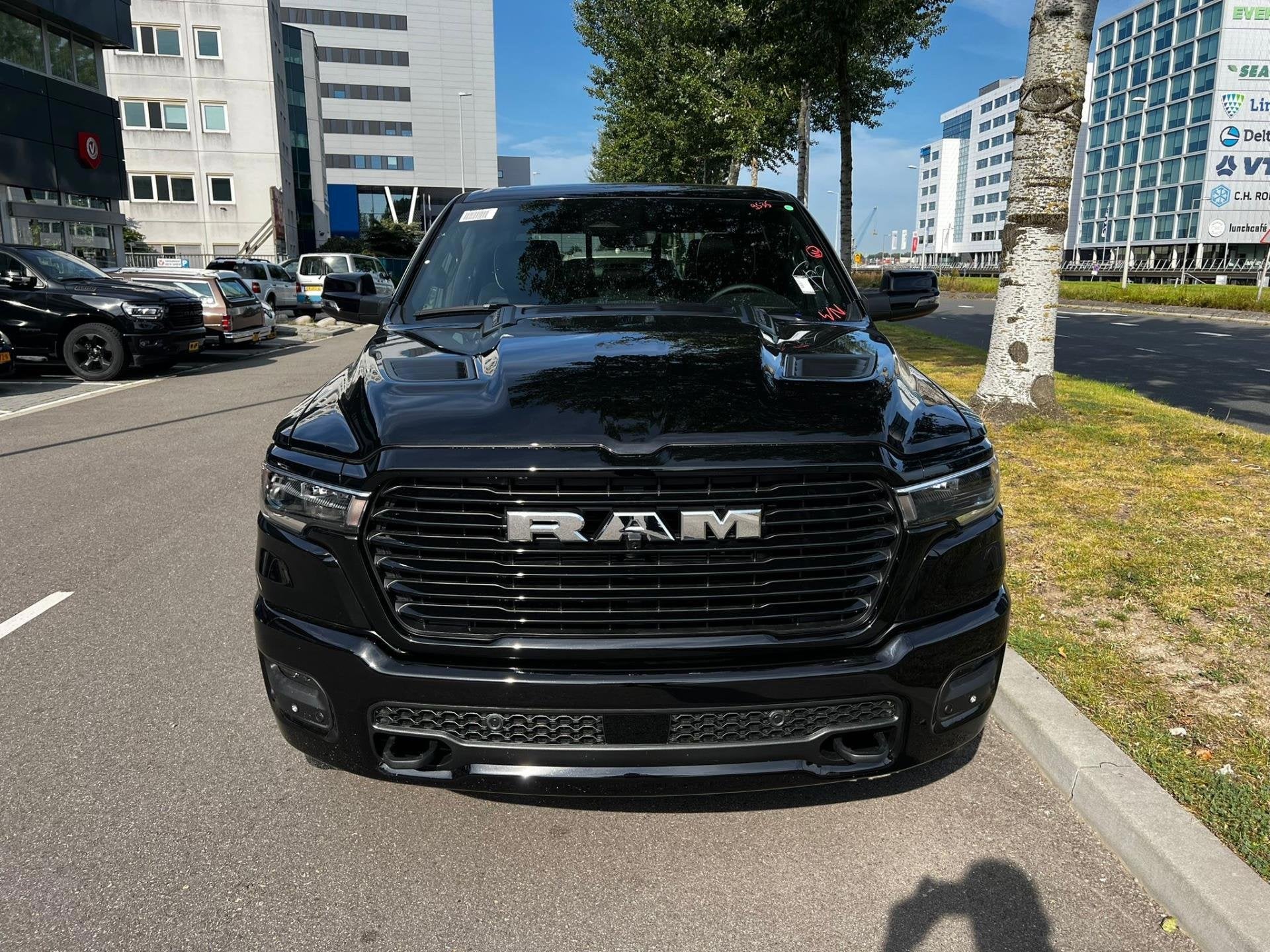 Dodge Ram 1500 2025 Laramie Sport Twin Turbo BPM VRIJ!, Automaat, 2438 kg, Zwart, Zwart