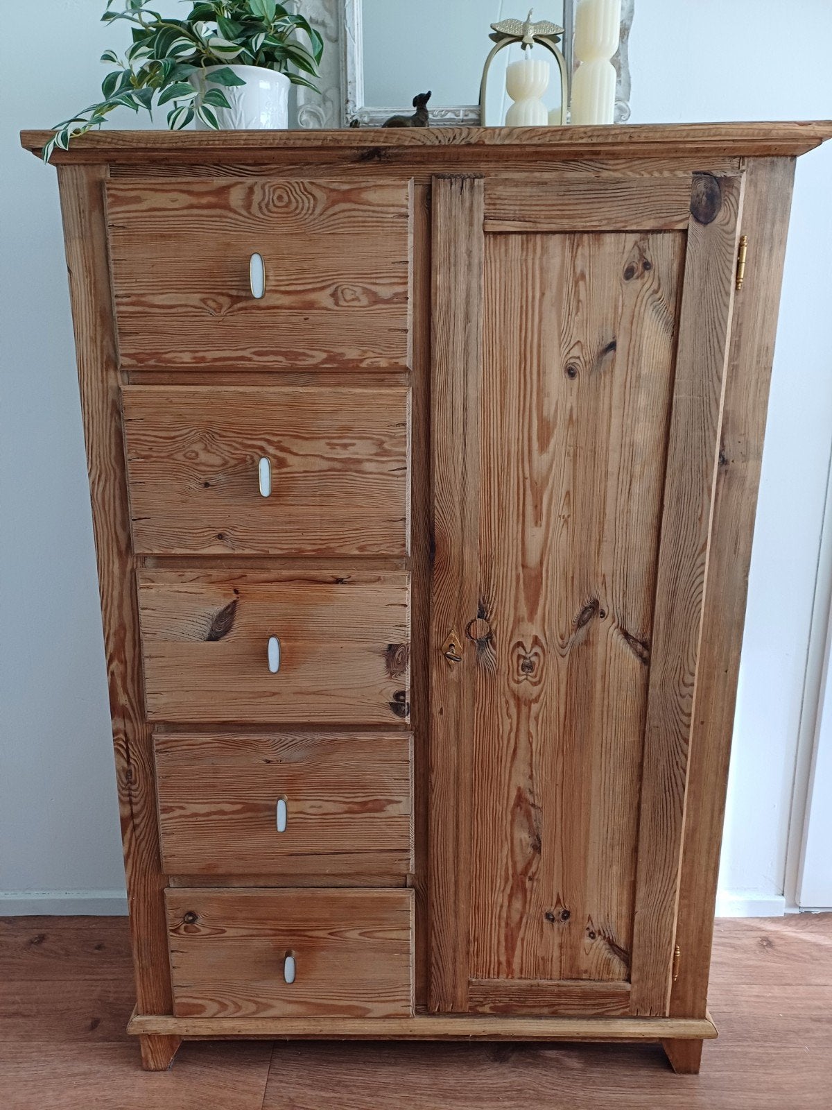 Antieke grenen meidenkast spekkast kledingkast, Ophalen, 25 tot 50 cm, 100 tot 150 cm