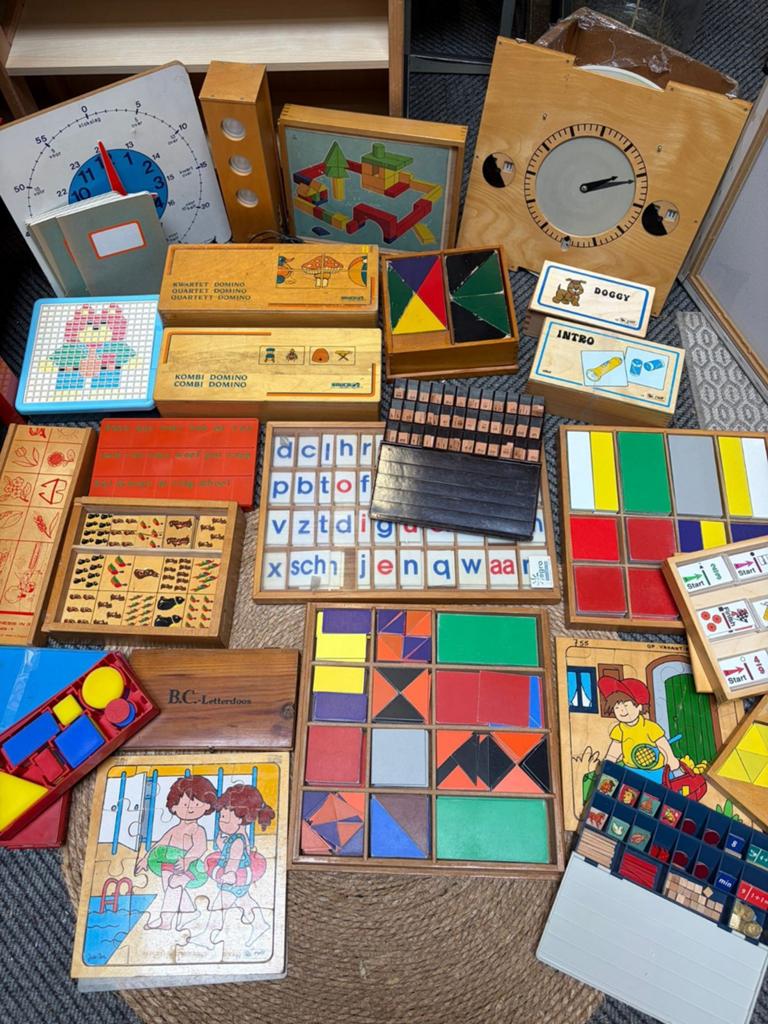 schoolmateriaal/leermiddelen/educatief 1 partij /1 koop, Ophalen