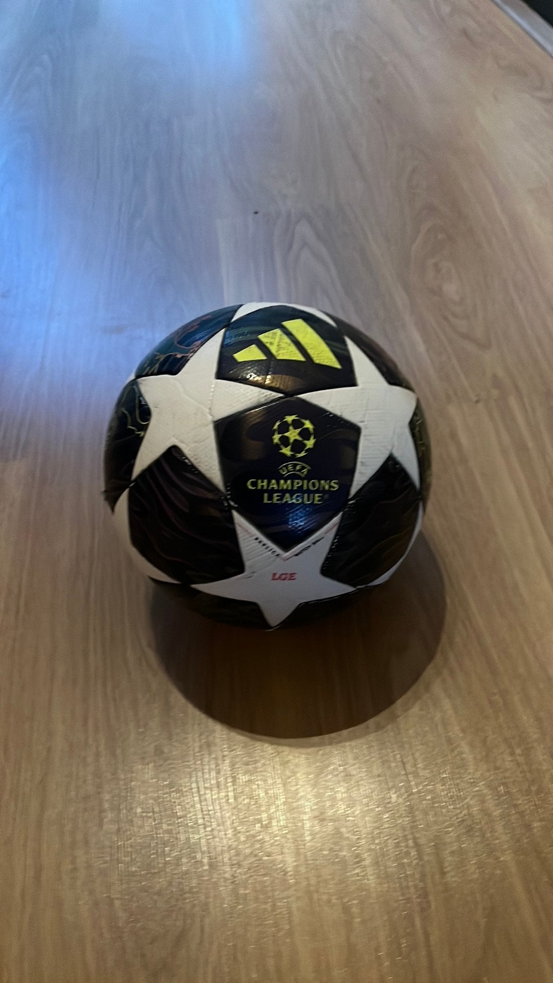 Budapest 2026 champions league bal, Ophalen, Gebruikt, Bal