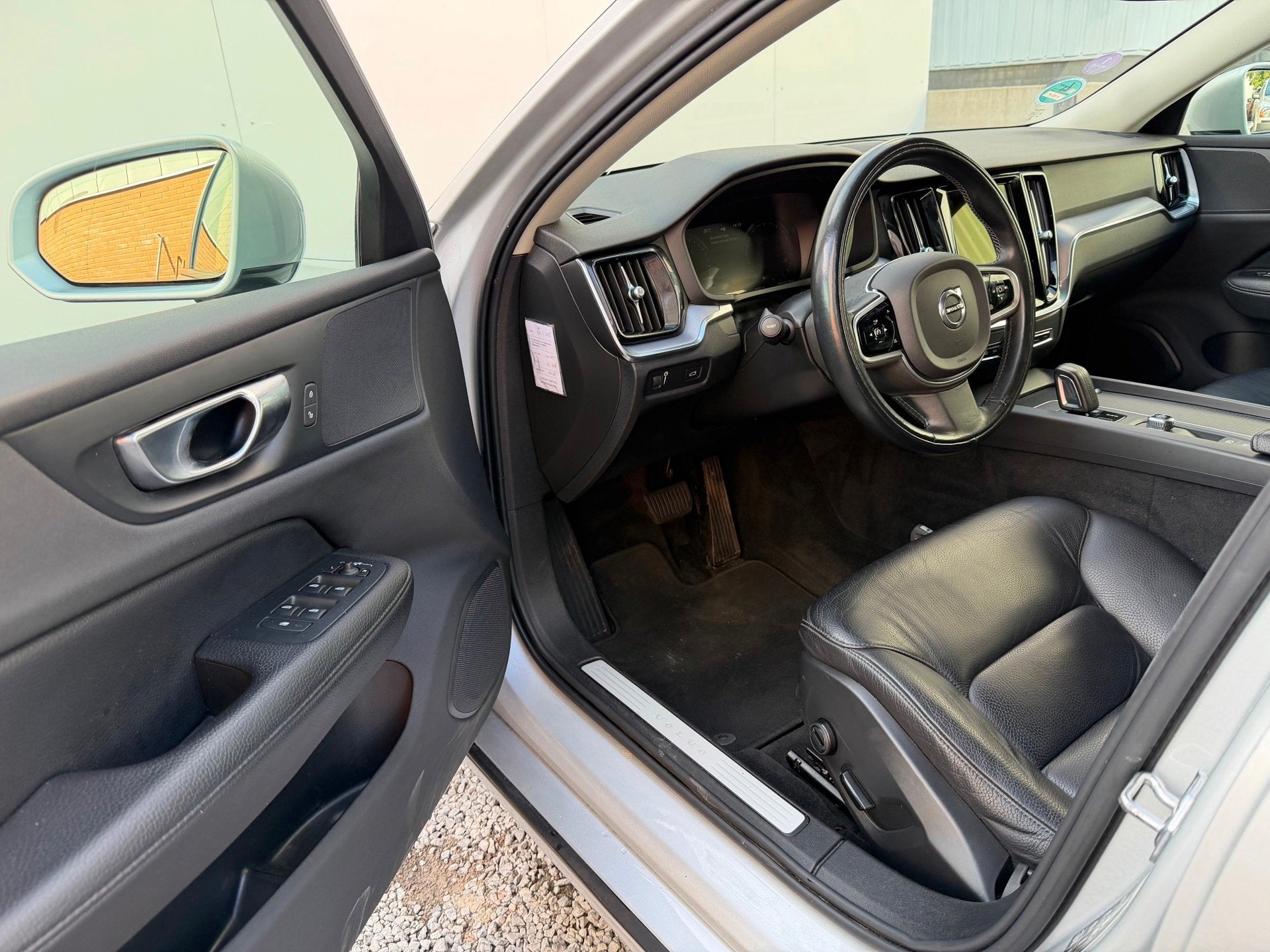 Volvo V60 2.0 B3 Business Pro | 2021 | Automaat | ACC | Stuu, Auto's, Dealer onderhouden, 4 cilinders, Hybride Elektrisch/Benzine