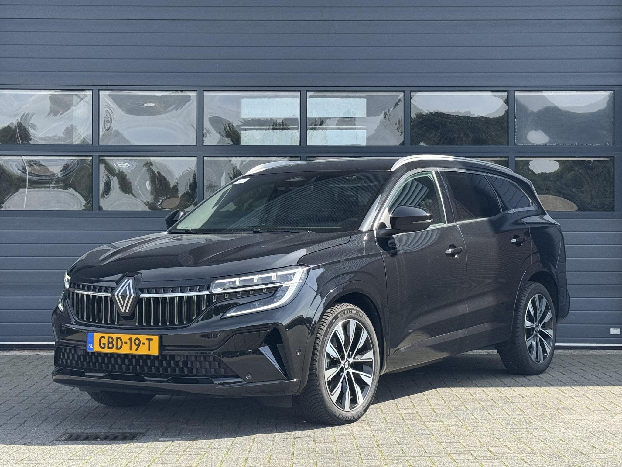 RENAULT ESPACE E-TECH FULL HYBRID 200 TECHNO 7-PERS I AUTOMA, Auto's, Stof, Gebruikt, 1199 cc, 7 stoelen