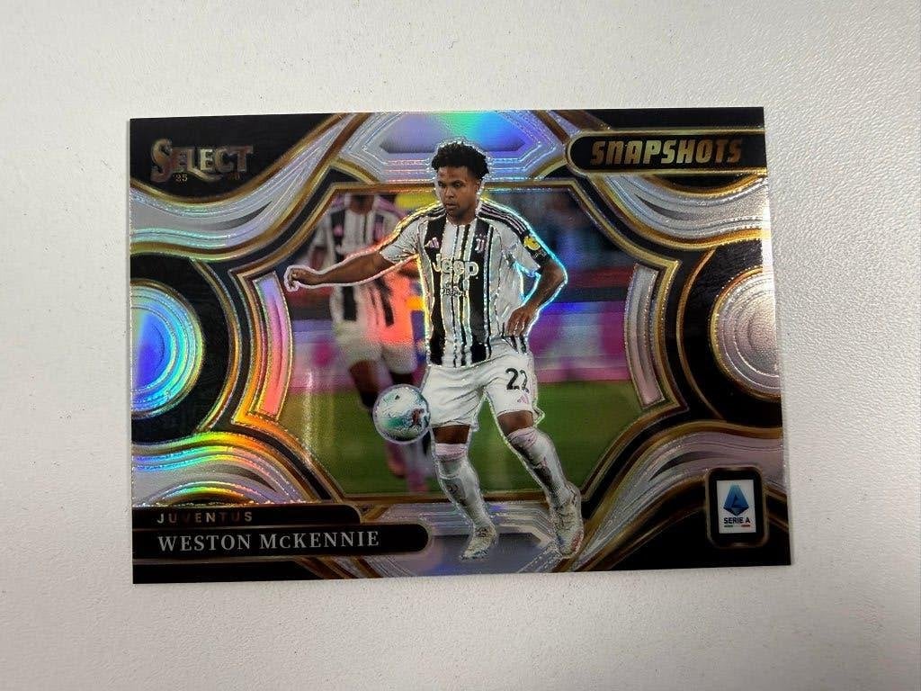 7 Weston McKennie Silver Snapshots Select Serie A 2025-26, Ophalen of Verzenden, Nieuw, Buitenlandse clubs, Poster, Plaatje of Sticker