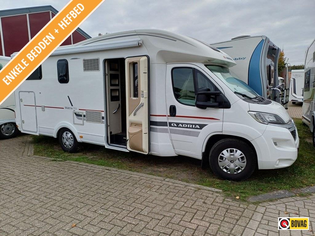 Adria Matrix M 670 SL, Luifel, Ringverwarming, Adria, 7 tot 8 meter