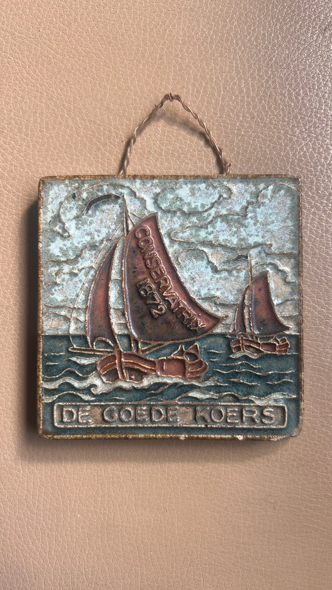 Cloisonné Tegel 'De Goede Koers', Antiek en Kunst, Ophalen of Verzenden