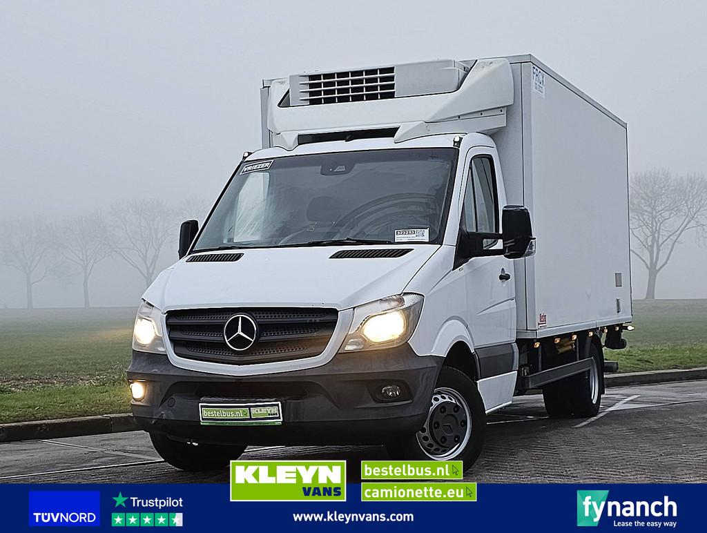 MERCEDES-BENZ SPRINTER 516 koelwagen laadklep!, Auto's, Bestelauto's, Euro 6, Mercedes-Benz, Bedrijf, 2 stoelen
