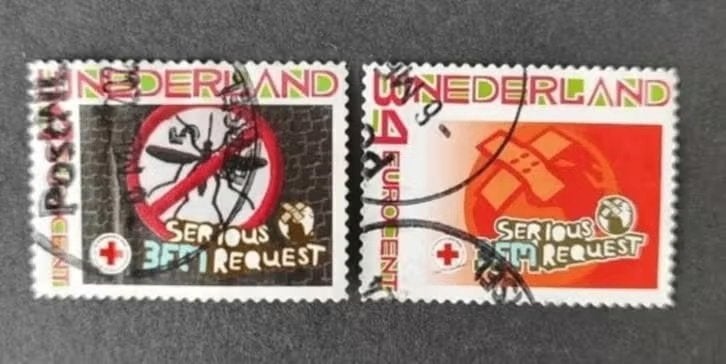 nederland nvph 2619 serious request, Verzenden, Na 1940, Gestempeld