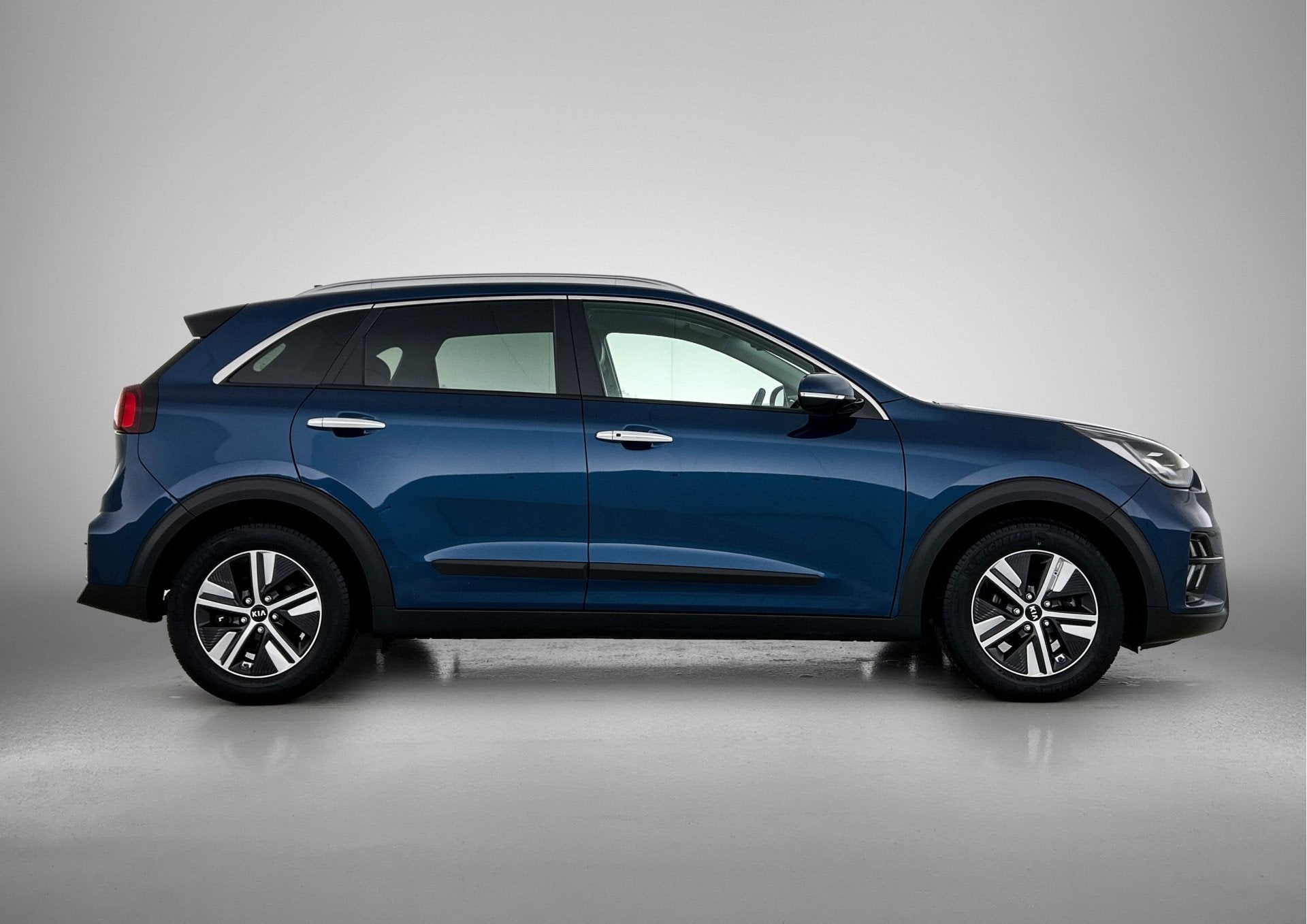Kia Niro 1.6 GDi Hybrid ExecutiveLine | Leder | JBL | Stoelk, 12 maanden, Gebruikt, Zwart, Blauw