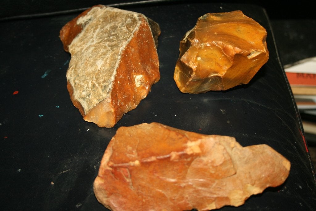 3 NEANDERTHALER VUURSTEEN   ARTEFACTEN DORDOGNE FRANKRIJK, Verzenden