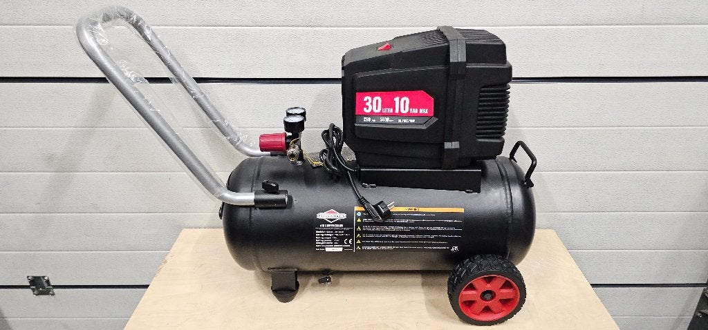 Briggs & Stratton Compressor 30 Liter - 2 PK - 10 Bar - 230V, 6 tot 10 bar, Nieuw, Ophalen of Verzenden, 25 tot 100 liter