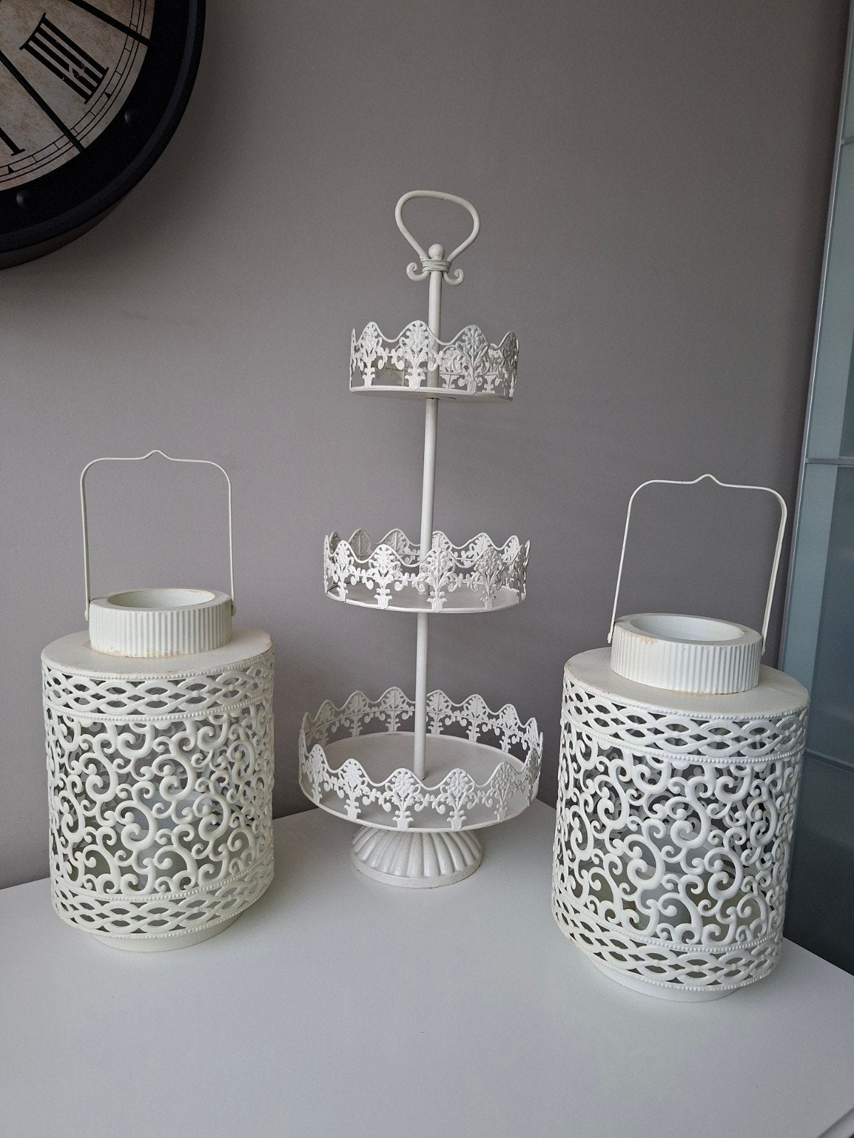 Decoratieve set: 2 lantaarns en etagère, Ophalen, Metaal, Wit, Gebruikt
