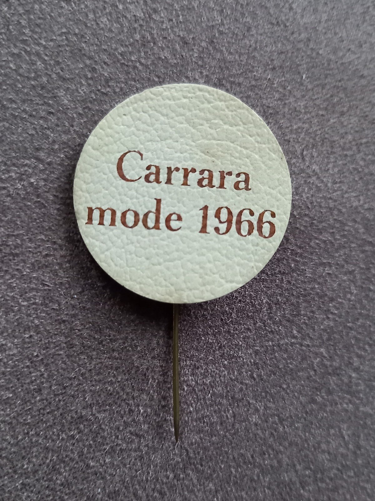 Speldje Carrara mode 1966, Ophalen of Verzenden, Gebruikt